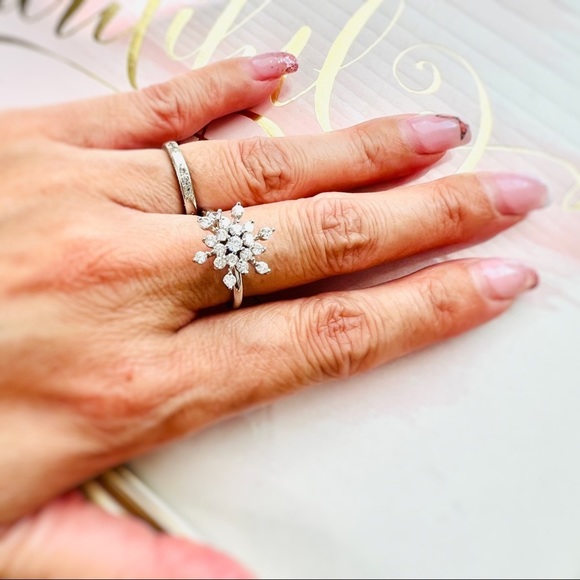 Snowflake Fancy Fidget Spinner Crystal CZ Rotating Silver Ring Resizable - Picture 4 of 5
